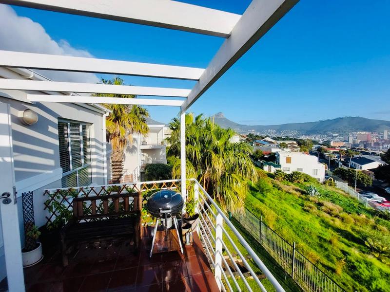 2 Bedroom Property for Sale in Vredehoek Western Cape